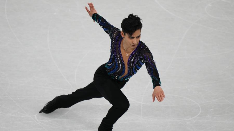 Carrillo interpretó “Hip Hip Chin Chin” durante su actuación en los Juegos Olímpicos de Invierno.