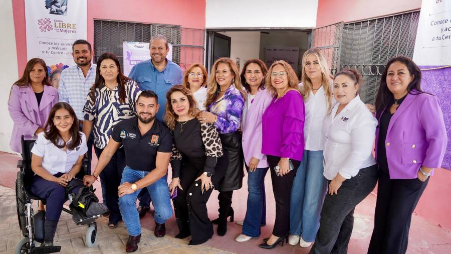 Teresita Escalante Contreras, presidenta honoraria del DIF Municipal, destacó que la prevención de la violencia comienza en la comunidad y en el hogar.