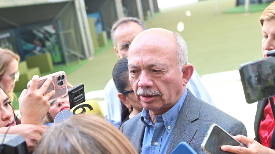 El secretario de Gobierno, Óscar Pimentel González, informó que se gestiona ante la FGR la emisión de una ficha roja de Interpol contra el notario Fernando “N”, acusado de fraude inmobiliario en Torreón.