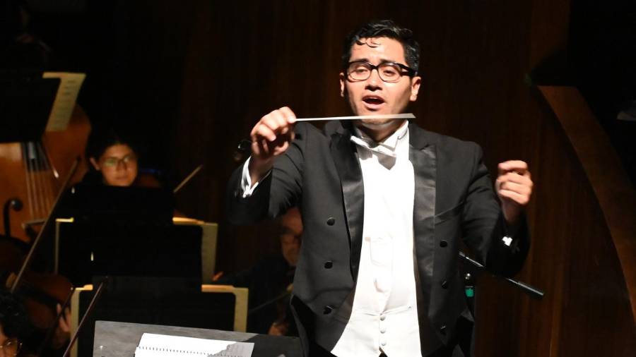 Así fue el debut del saltillense Alejandro Miyaki al frente de la Ópera de Bellas Artes