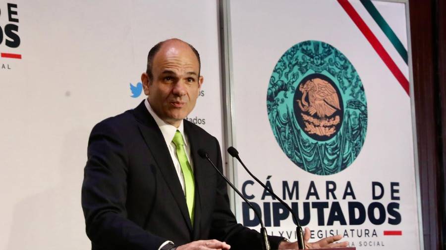 Los municipios deberán orientar el presupuesto hacia las áreas con mayores problemas y necesidades ciudadanas, propone el legislador.