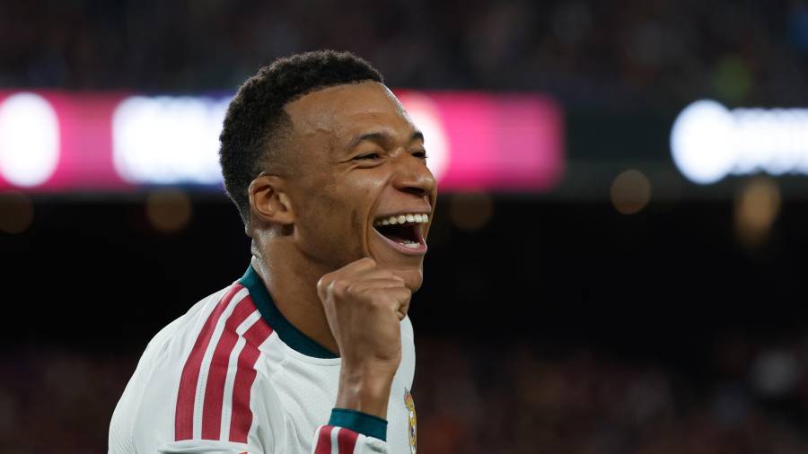 Kylian Mbappé fue el héroe del Real Madrid al marcar los dos goles que sellaron el triunfo de los merengues sobre el Barcelona en el Camp Nou.
