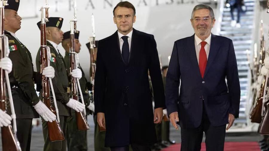Emmanuel Macron visita México y se reúne con Claudia Sheinbaum para fortalecer la relación entre ambos países.