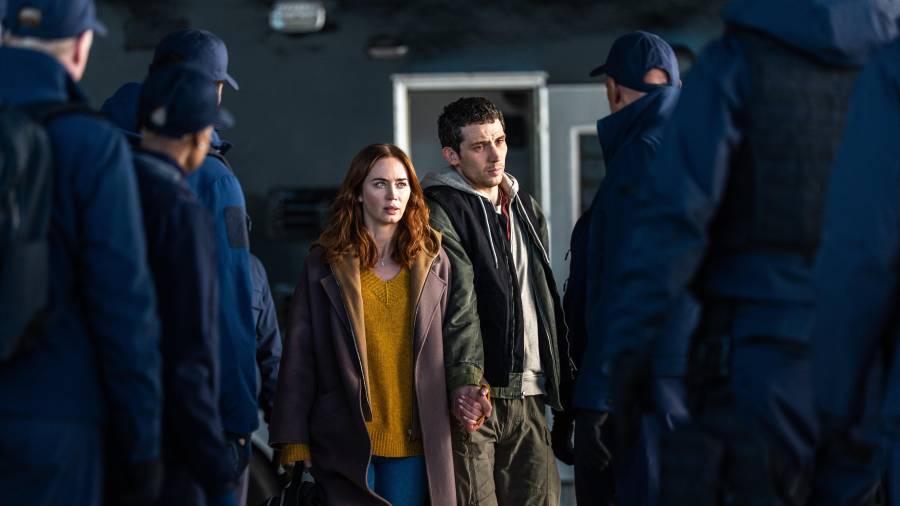 Apuesta. El director retoma uno de los temas que marcaron su filmografía en una historia de conspiraciones, secretos gubernamentales y posibles encuentros con vida inteligente.