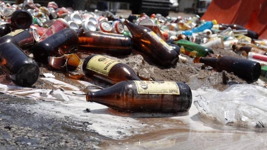 El consumo de alcohol en la calle es la principal falta cívica que se comete, de acuerdo con el Inegi.