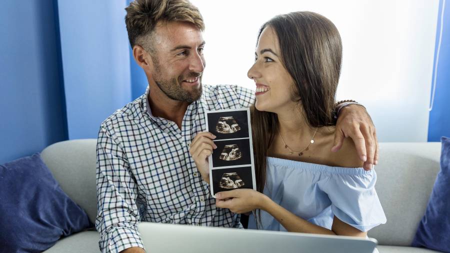 A partir de los 30 años de la mujer, la probabilidad de tener dificultad para concebir empieza a crecer, lo que hace que necesiten cada vez más ayuda de la reproducción asistida.