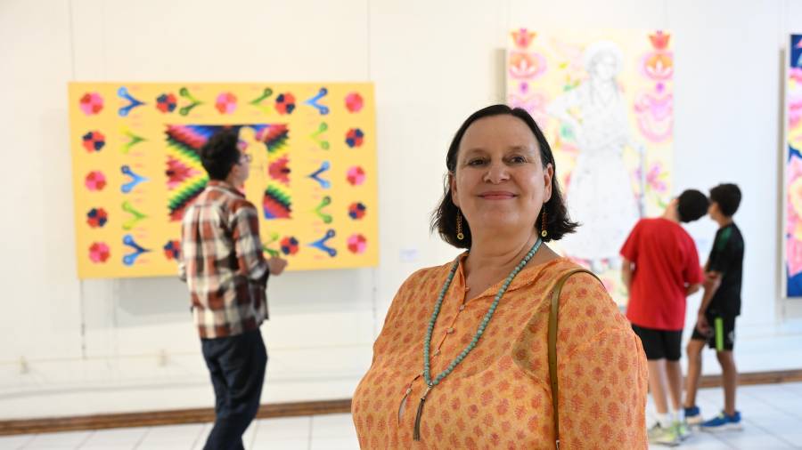 Entre mujeres flotantes y guerreras Monica Dower presenta su arte en la FINA 449