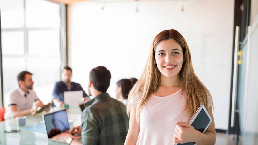 Las personas nacidas entre finales de la década de 1990 y principios de la de 2010, tienen un concepto del éxito laboral diferente al de otras generaciones.