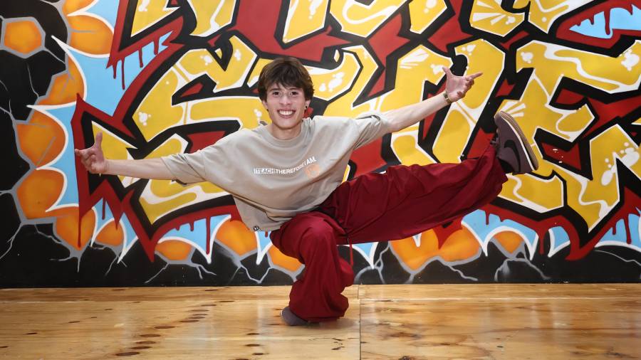 Emilio Zamora, conocido en la escena urbana como EZ Boy, puso en alto el nombre de Saltillo durante su participación en el certamen nacional Red Bull Break Dance.