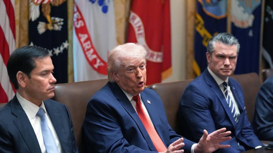 El presidente de Estados Unidos, Donald Trump, interviene en una reunión de su gobierno en la Casa Blanca, Washington.