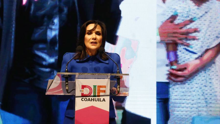 Liliana Salinas Valdés presenta el Informe de Resultados del DIF Coahuila.