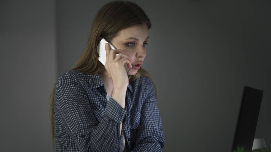 Los deepfakes de voz no solo representan un avance tecnológico, sino también un desafío en términos de seguridad.