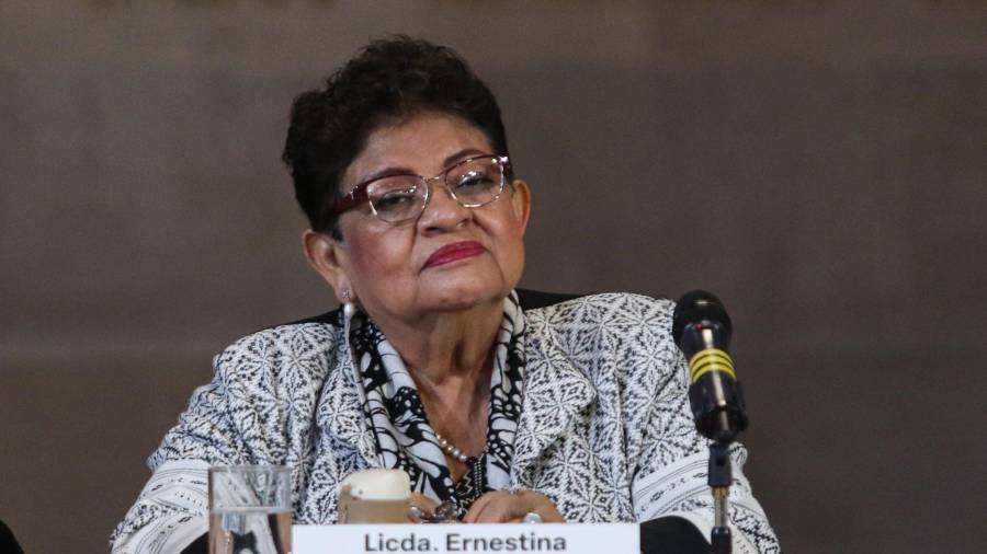 La fiscal general de la República, Ernestina Godoy Ramos, durante la firma del Convenio Marco de Colaboración entre la SCJN, el OAJ, la FGR y el INACIPE.