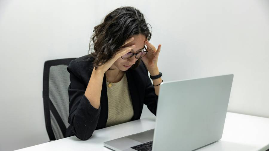 El exceso de trabajo se está viendo reflejado en problemas de estrés y afectaciones en la salud mental.