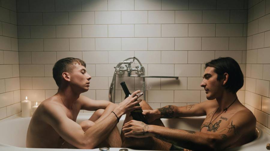 El respeto por uno mismo y los demás son los pilares fundamentales en cualquier viaje de autoexploración y descubrimiento sexual.