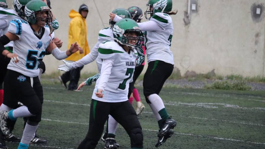 Las Valquirias celebraron su pase al campeonato al final del encuentro.