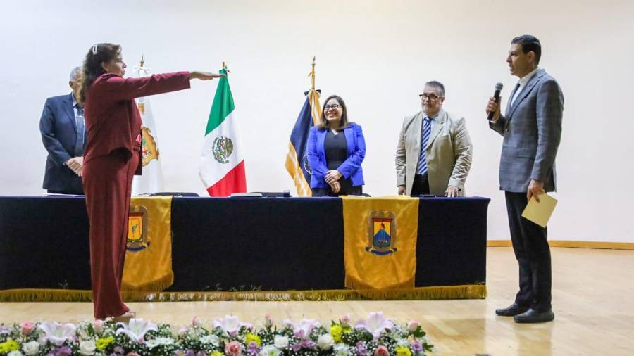 Octavio Pimentel Martínez tomó protesta a María Dolores Rodríguez Nafarrete como directora de la FCA Laguna para el periodo 2026-2029.