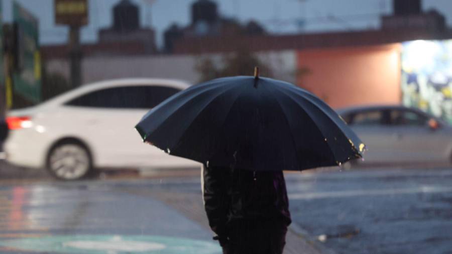 Para el domingo, el monzón mexicano en combinación con inestabilidad superior sobre el noroeste de México, originarán lluvias puntuales muy fuertes.