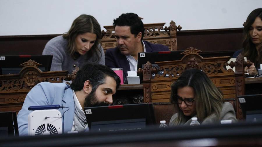 Legisladores de Coahuila durante la presentación de la nueva iniciativa de regulación de anexos.