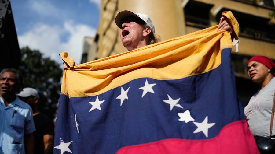 Algunos testimonios señalan un ambiente de celebración entre familiares de venezolanos en Caracas.