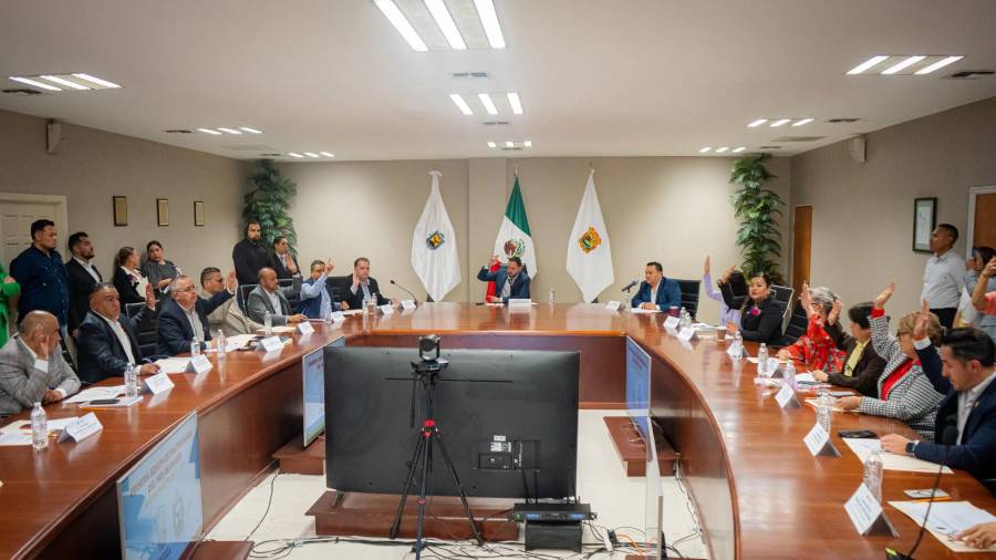 El exsecretario municipal cuestionó la defensa pública del alcalde.