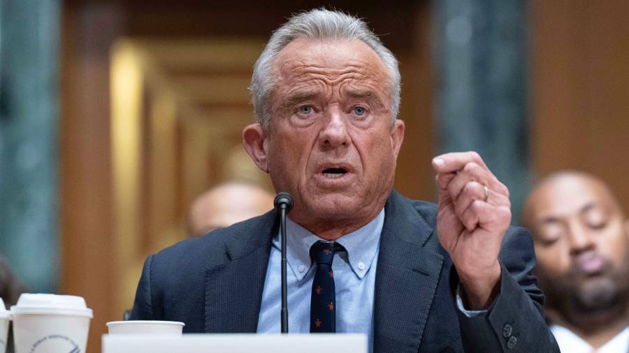 El secretario de Salud y Servicios Humanos de Estados Unidos, Robert F. Kennedy Jr., testifica ante el Comité de Finanzas del Senado en el Capitolio, el miércoles 22 de abril de 2026, en Washington.
