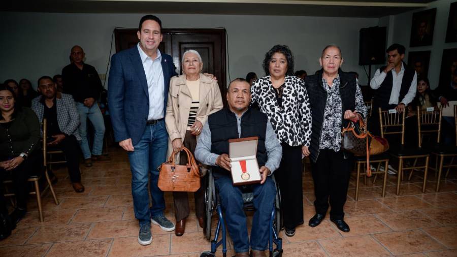 Díaz González destacó el trabajo diario del personal municipal que contribuye al desarrollo y mejora continua de la ciudad.