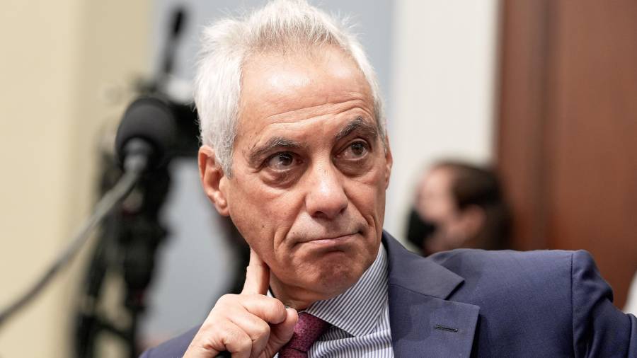 Rahm Emanuel se ha distinguido por ser un demócrata de vanguardia por abordar temas en el centro del debate público.
