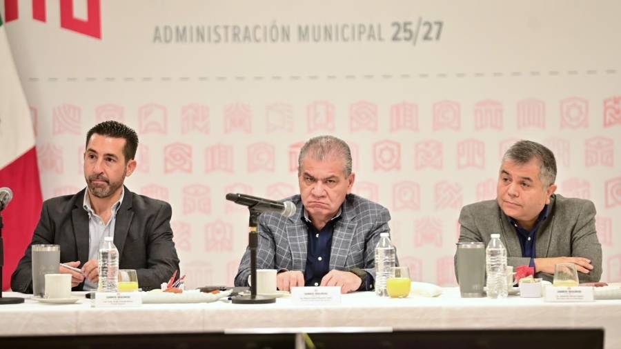 El alcalde Miguel Ángel Riquelme Solís se reunió con integrantes del Consejo Directivo del Implan para revisar proyectos de desarrollo urbano y establecer prioridades para Torreón.