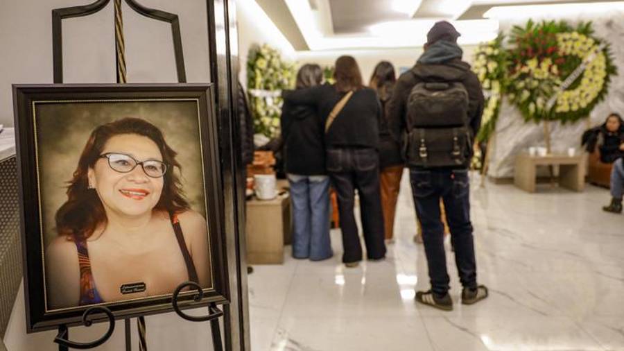 Familiares de Blanca Martínez Bustos exigen justicia tras su fallecimiento en el IMSS.