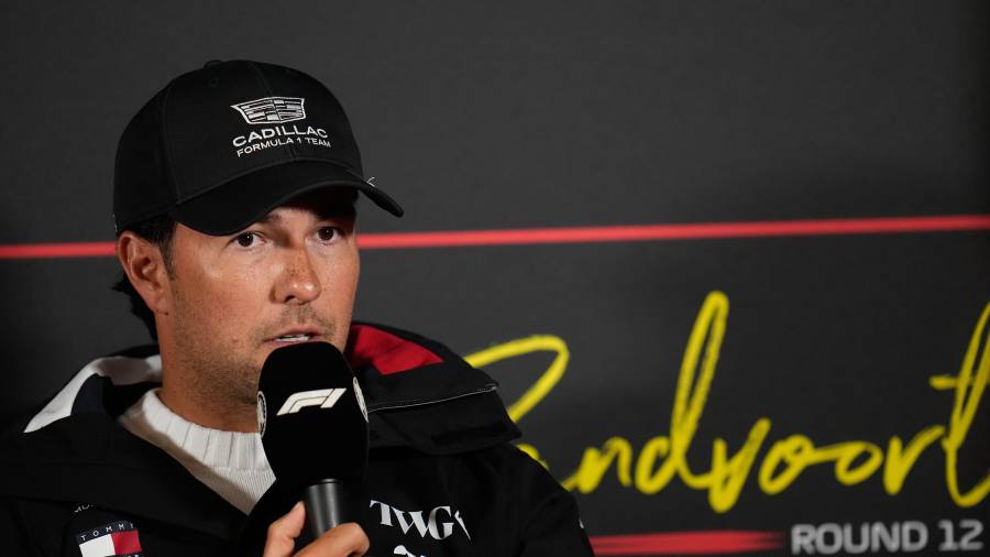 Checo Pérez tendrá que remontar desde la última fila durante la carrera corta en el circuito de Zandvoort.