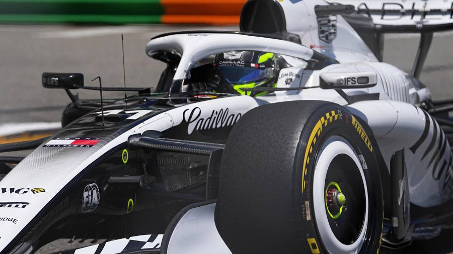 Checo Pérez terminó 18° en las prácticas libres del GP de Mónaco, mientras Ferrari dominó la jornada con Lewis Hamilton y Charles Leclerc.