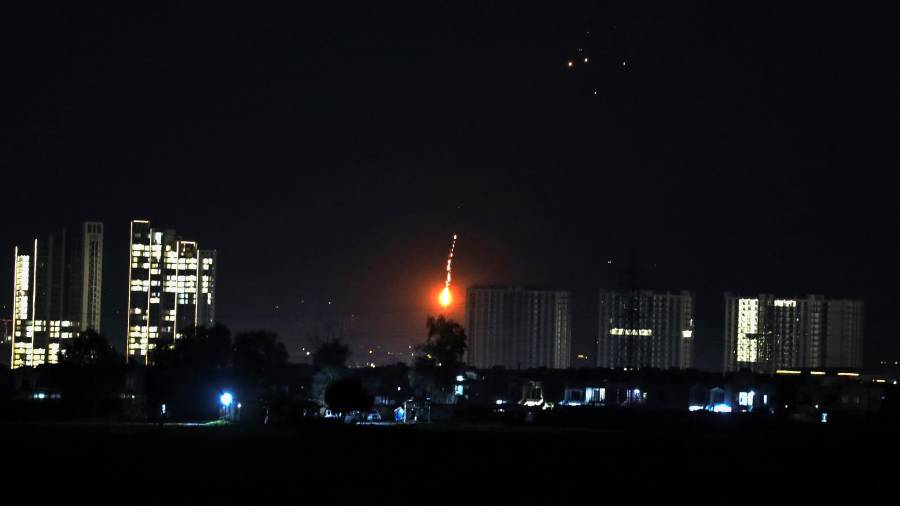 (IMAGEN ILUSTRATIVA) La embajada de Estados Unidos en Bagdad emitió un comunicado en el que insta a los ciudadanos estadounidenses en Irak a salir del país. Irán instó el sábado a la gente a evacuar el puerto más activo de Medio Oriente y otros dos en los Emiratos Árabes Unidos,