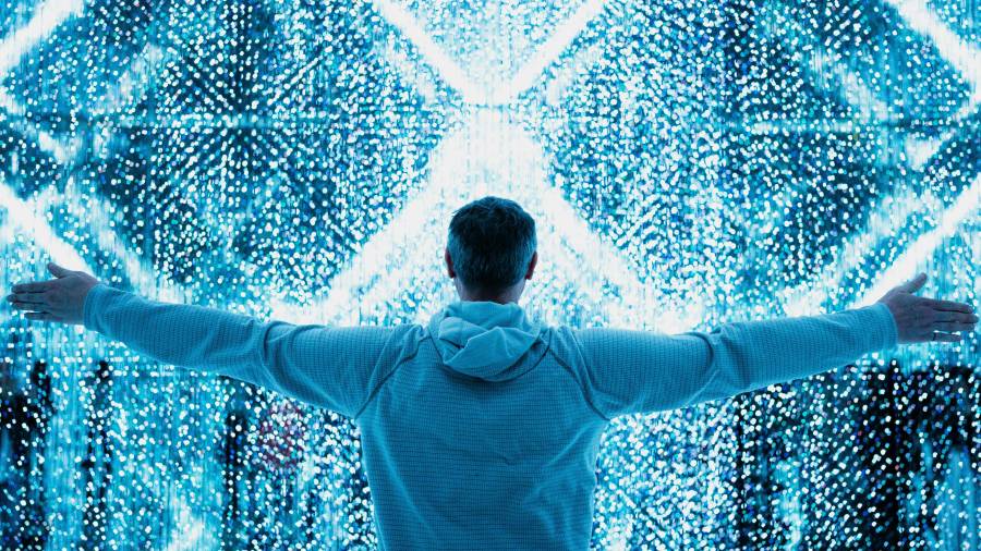 Ante la IA, nos movemos de forma errática entre la fascinación ciega y un pánico abstracto a esa tecnología.