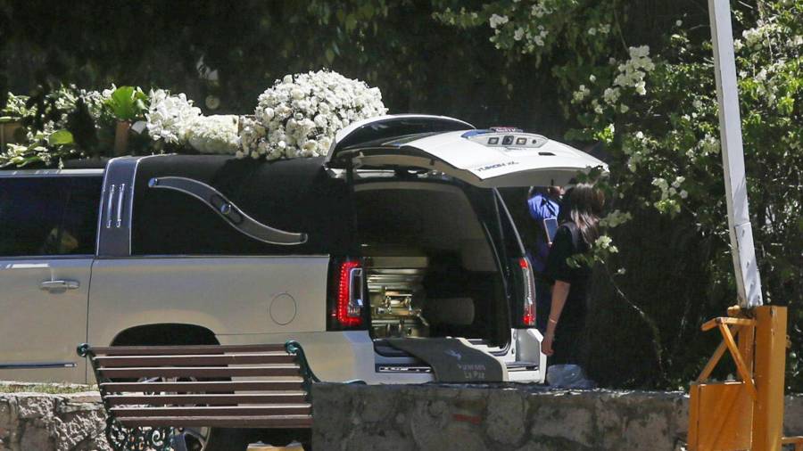 Esta mañana fue trasladado el cuerpo del líder de CJNG al Panteón del Recinto de la Paz, quien fue abatido por autoridades federales en Tapalpa el pasado domingo 22 de febrero.