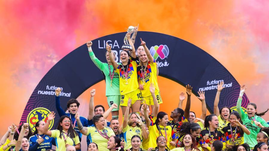 Scarlett Camberos marcó desde el punto penal el gol que sentenció la final en el Estadio Ciudad de los Deportes.
