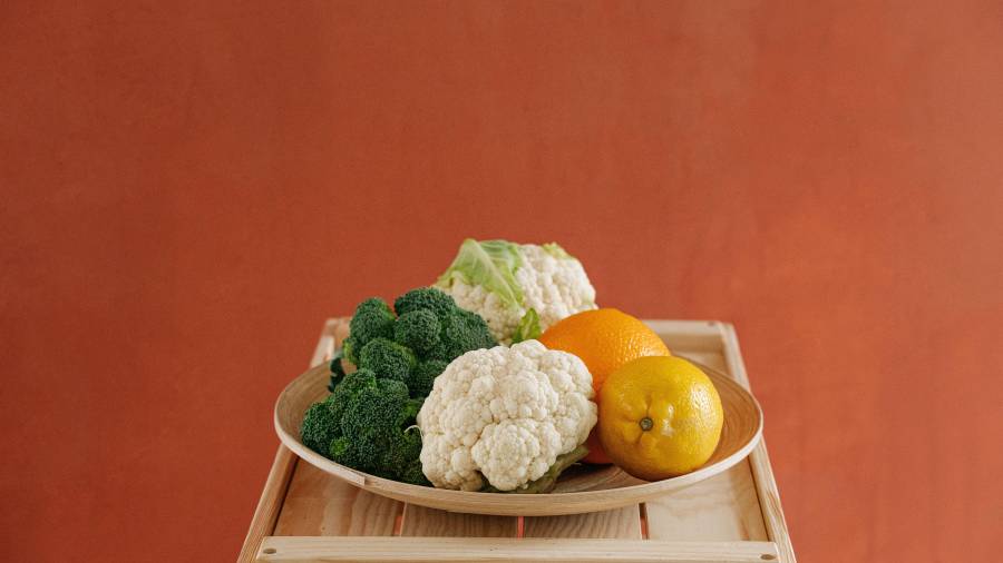 Una forma de saber si un plato está equilibrado es ver la variedad de colores de sus vegetales.