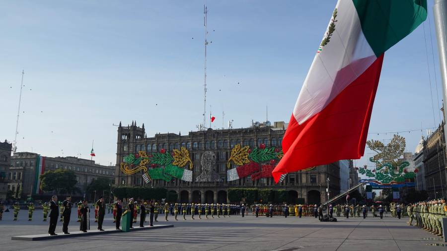 Claudia Sheinbaum encabezó en el Zócalo el homenaje a las víctimas de los sismos del 19 de septiembre de 1985 y 2017.