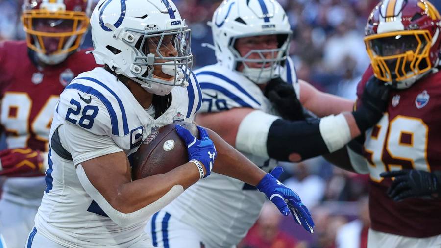 Jonathan Taylor anotó dos touchdowns y corrió para 95 yardas en la victoria 30-13 de los Colts sobre los Commanders en Londres.