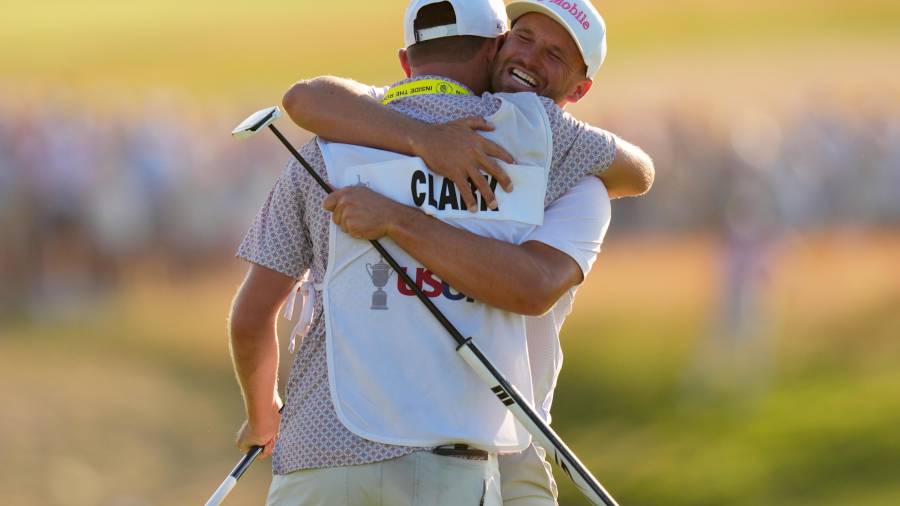 Wyndham Clark celebra su triunfo en el US Open 2026 tras imponerse en Shinnecock Hills y confirmar su dominio en el Abierto de Estados Unidos.