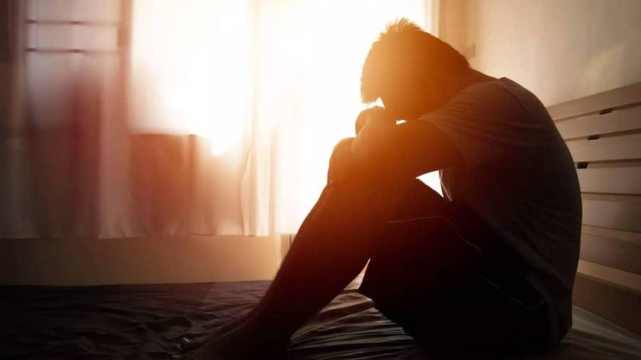 Los problemas financieros son detonantes frecuentes en hombres de entre 25 y 45 años.