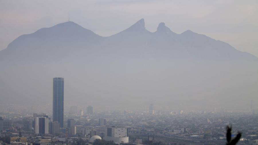 (IMAGEN ILUSTRATIVA) El fortalecimiento de las corrientes de viento, con ráfagas estimadas entre 40 y 50 km/h, así como el arrastre de polvo proveniente de Coahuila y del sur de Texas, generan contaminación en Nuevo León.