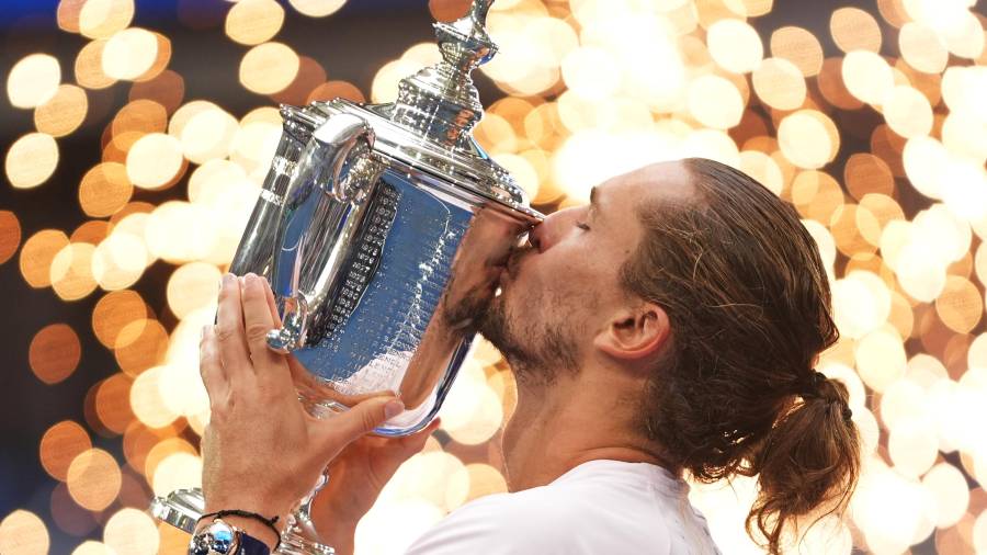 Alexander Zverev celebra en Nueva York, donde seis años antes había dejado escapar el título ante Dominic Thiem.
