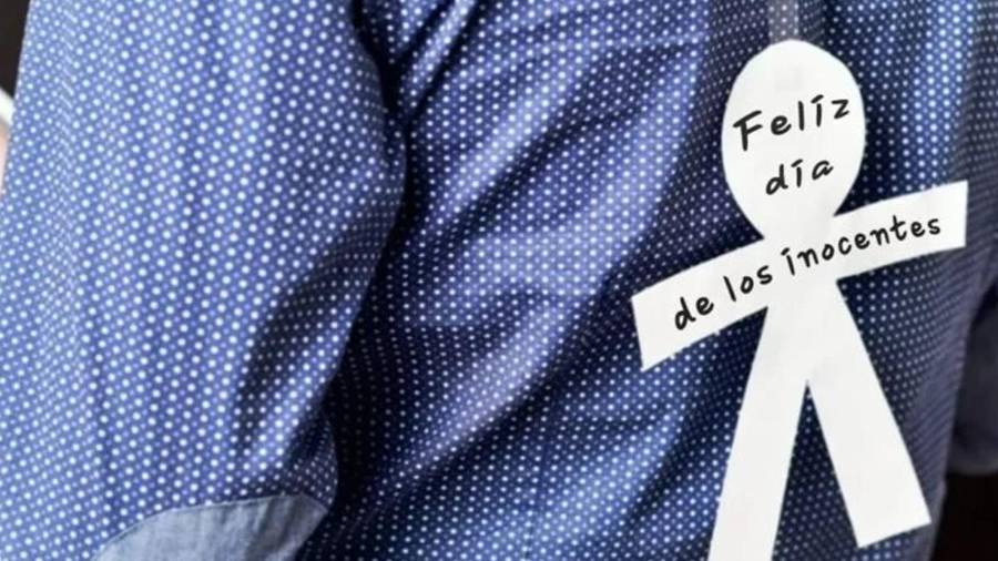 El Día de los Inocentes es una de las fechas más curiosas del calendario, marcada por bromas, engaños y noticias falsas. Aunque suele tomarse con humor, su origen es histórico y su impacto sigue vigente, especialmente en la era digital.