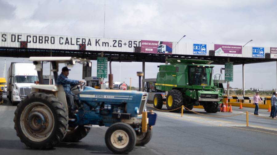 Transportistas y campesinos acusan inseguridad en carreteras, combustible caro, falta de apoyos, entre otras cosas.