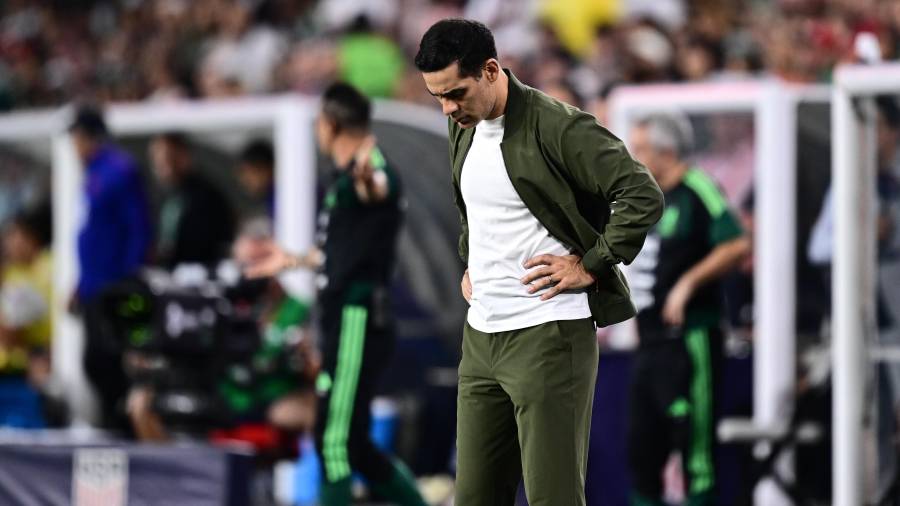 Estados Unidos aprovechó los errores del Tricolor para propinarle a Rafa Márquez su primera derrota como técnico de México con un contundente 3-0.