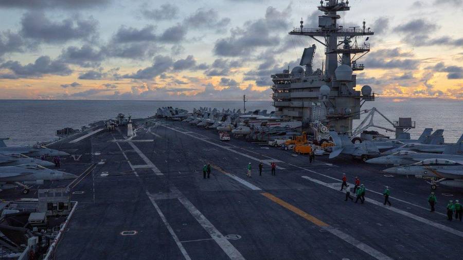 Imagen del portaaviones USS George H.W. Bush (CVN 77) difundida por el Comando Central de EU. El Pentágono dio a conocer eel costo por la guerra contra Irán se elevó a 29 mil millones de dólares.