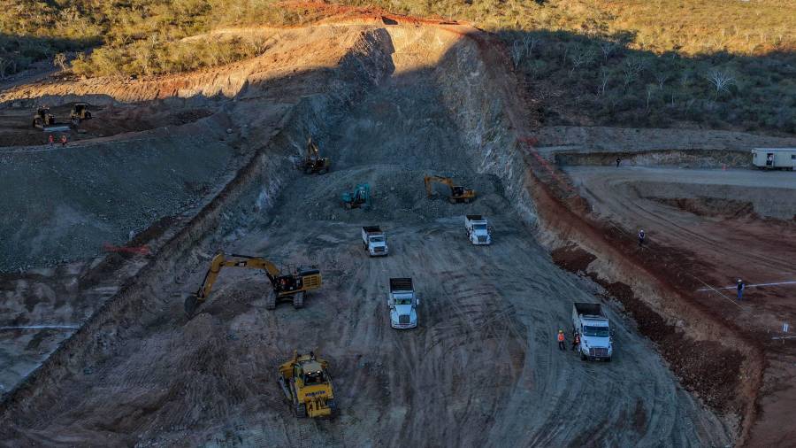 De visita en Guanajuato, la mandataria condicionó el proyecto a un acuerdo con las comunidades que lo rechazan.