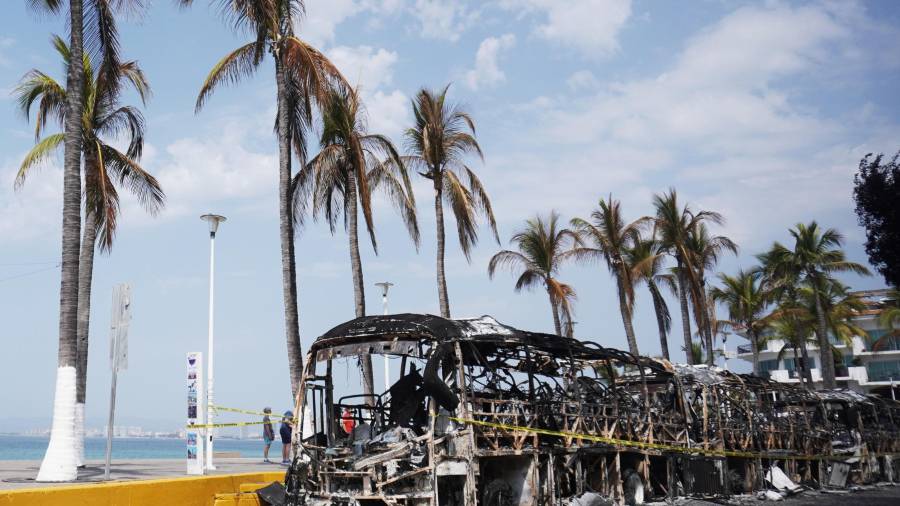 Desde la zona de trabajo se observaron al menos 15 vehículos incendiados.