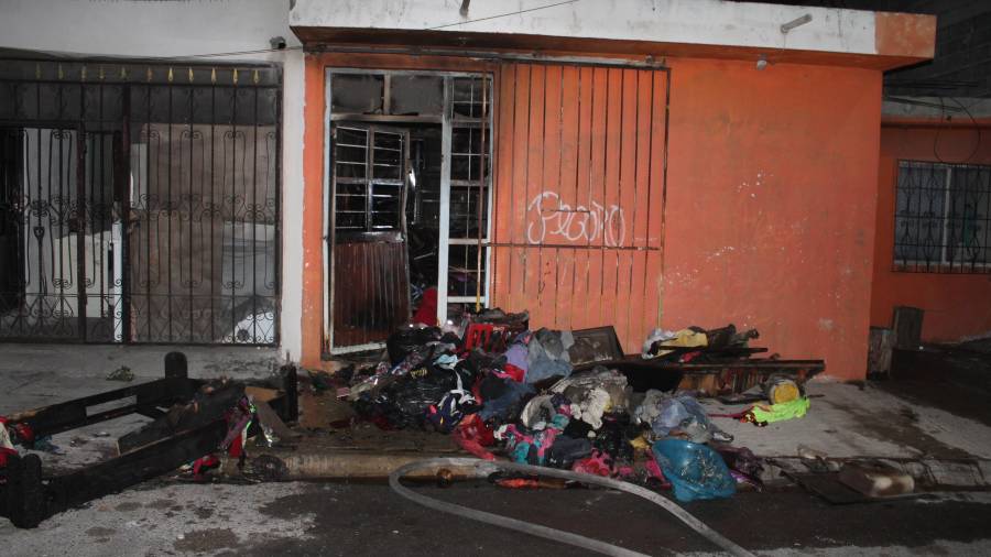 Una bodega improvisada en una vivienda de la colonia Eucalipto se incendió luego de que cuatro menores jugaran con cerillos.